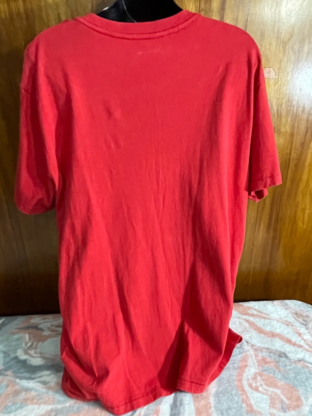 Aeropostale Red V-Neck Tee with Subtle Logo Print unisex - Picture 2 of 6